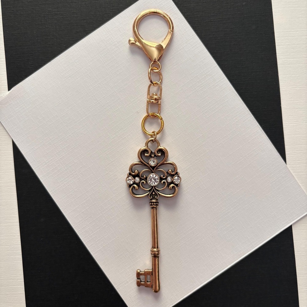 Vintage Style Skeleton Key Purse Charm Keychain with‎ Rhinestones Bag Accessory